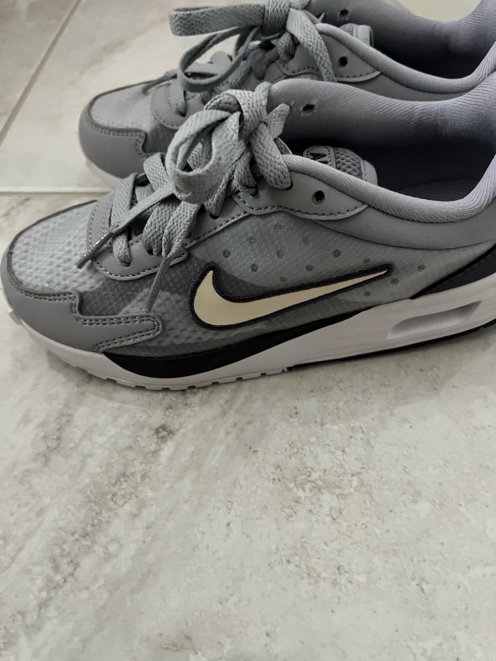 Nike Air Max Solo Size kids 2y grade school FV6367-003. Hard To Find This Model.